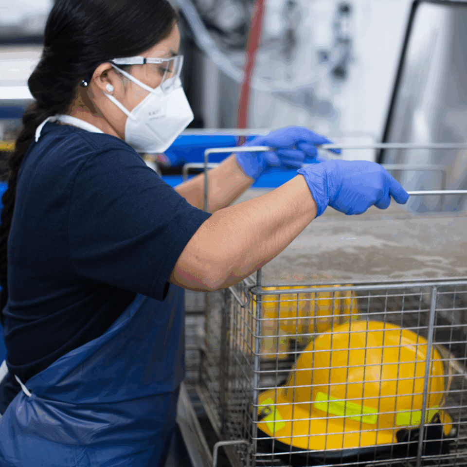 Gear-Wash_Services_IMG_5390_Dayton_Ultrasonic-Cleaning_Helmet_1080